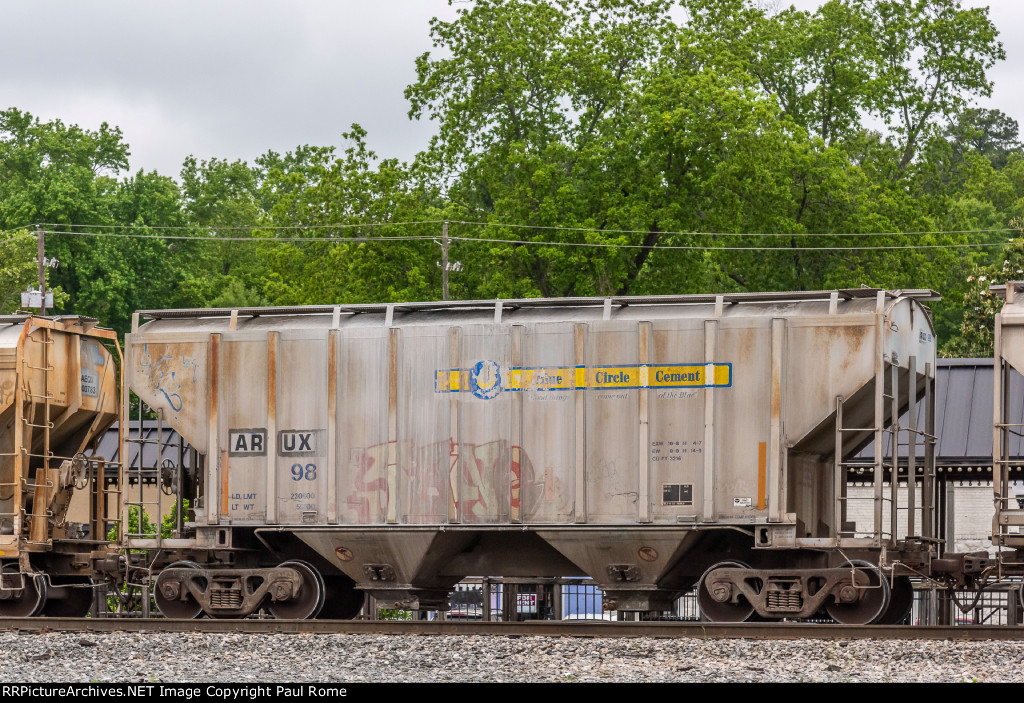 ARUX 98, 2-bay covered hopper car, Blue Circle Cement, on NSRR at